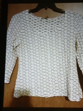 Roma White Long-Sleeve Top Black Wave Pattern